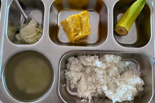 Suất ăn trưa như để giảm cân tại Trường Tiểu học Quốc tế